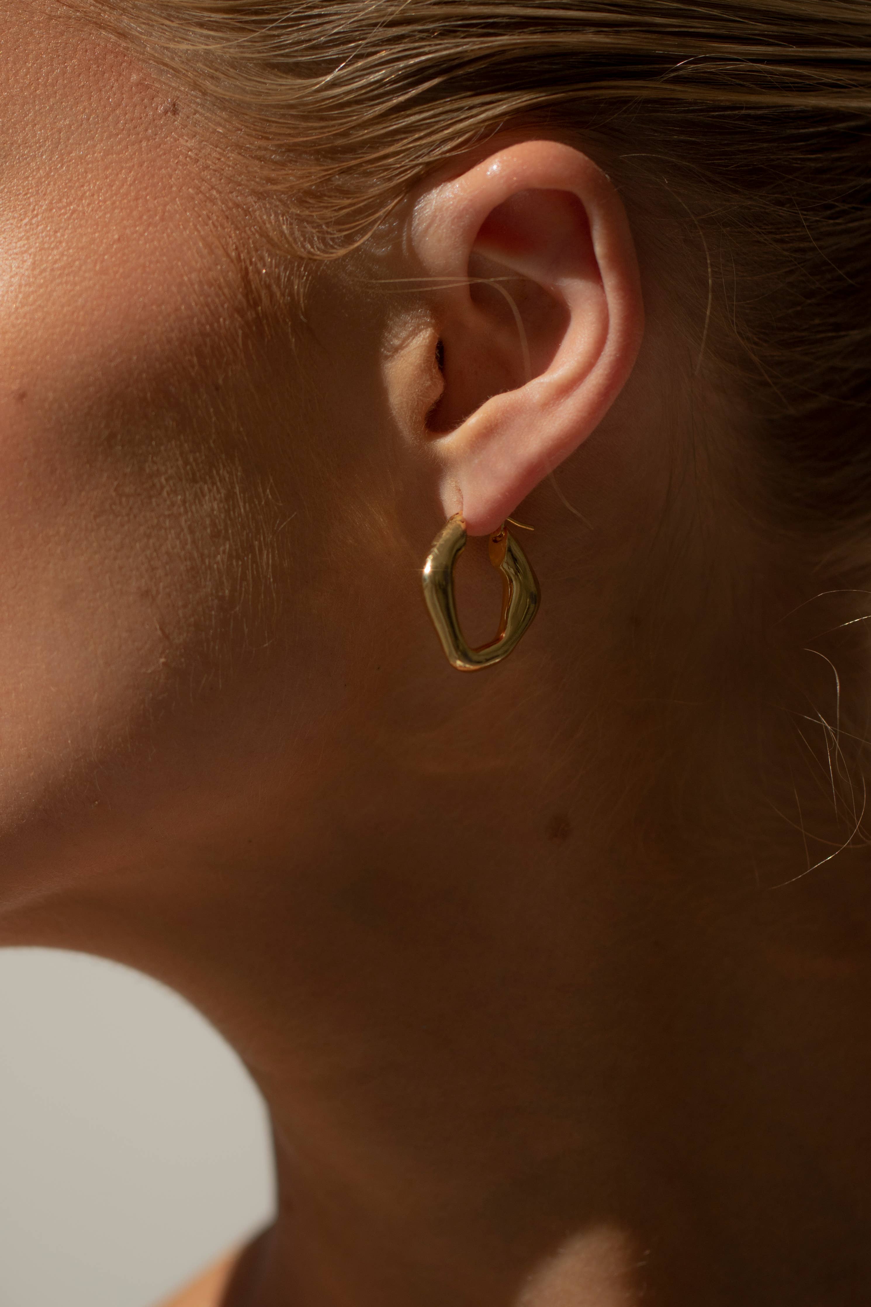 Signature Creolring aus Gold — Liv