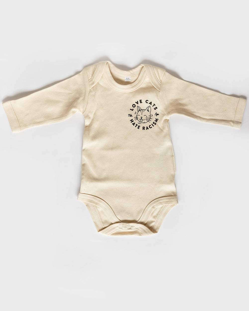 Love Cats Hate Racism Baby Body von NKSP