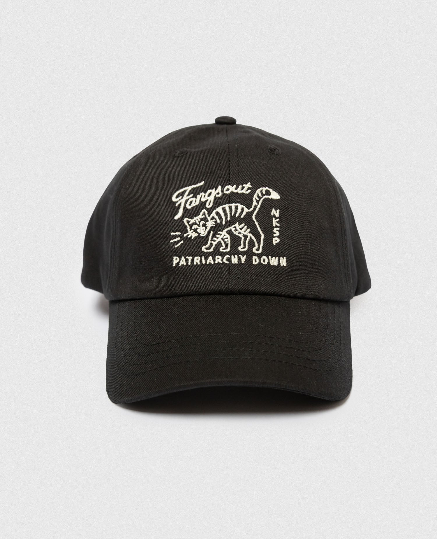 Fangs Out Patriarchy Down Dad Cap von NKSP