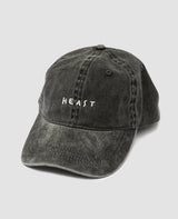 Heast Dad Cap von NKSP – Frontansicht mit Stickerei