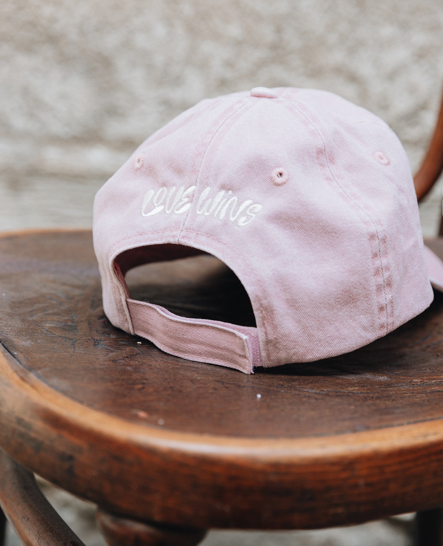 Love Wins Dad Cap von NKSP