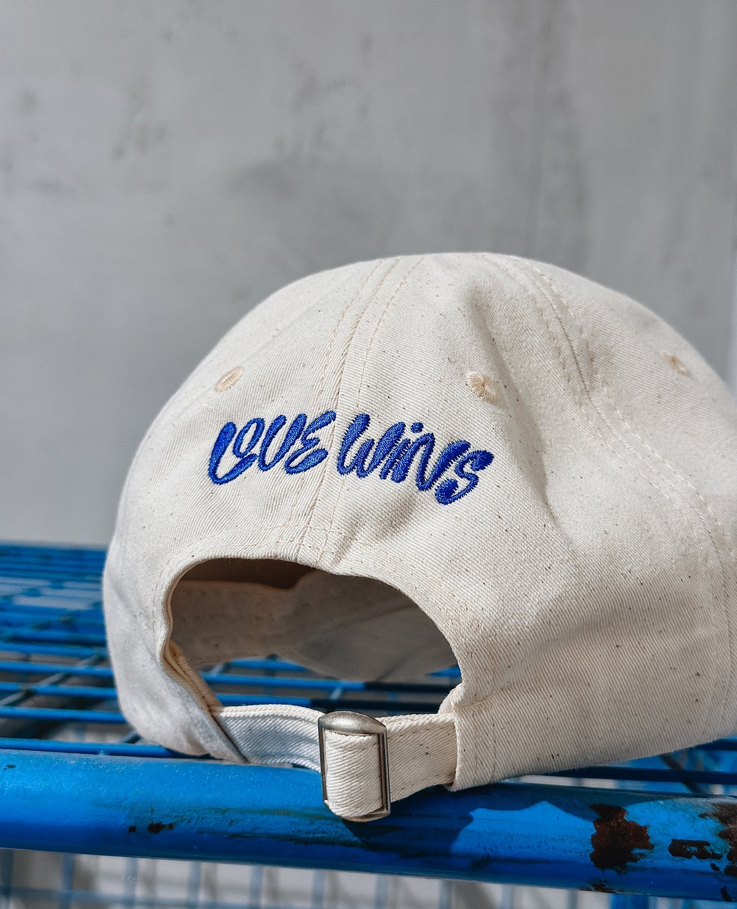 Love Wins Dad Cap von NKSP