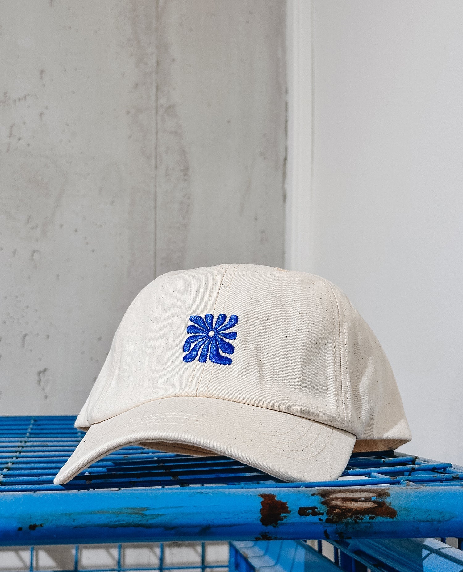 Love Wins Dad Cap von NKSP