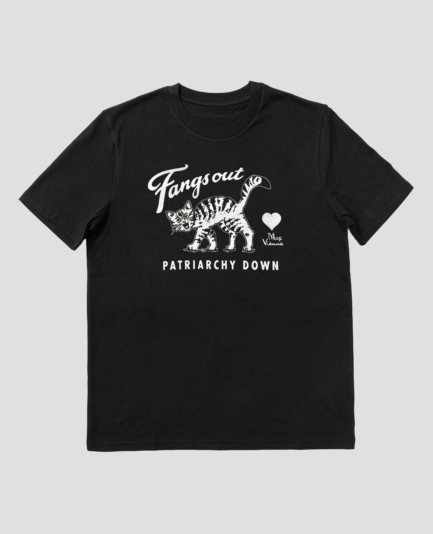 Fangs Out Patriarchy Down Unisex T-Shirt von NKSP – Frontprint freche Katze