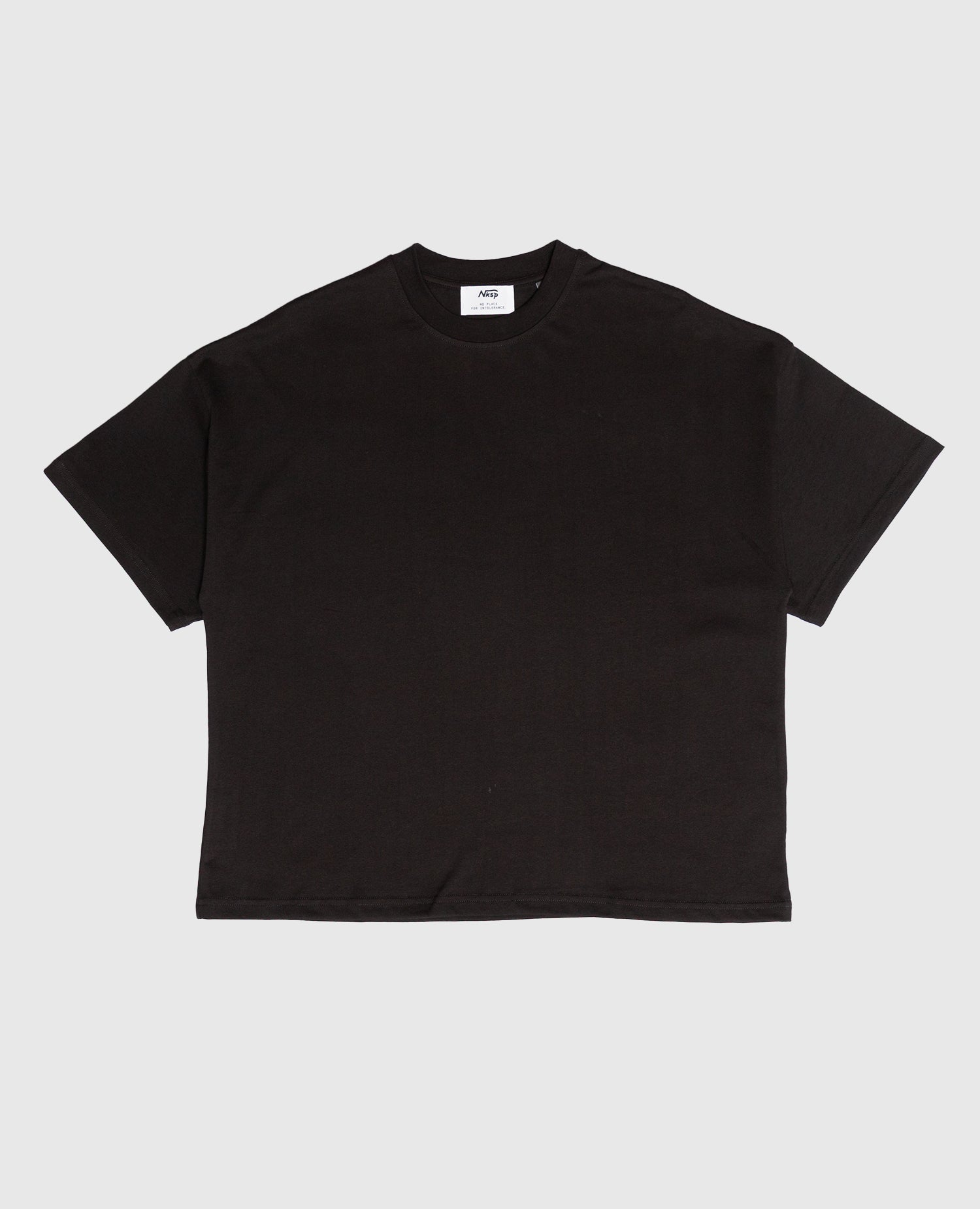 Oversized Boxy T-Shirt Schwarz von NKSP – kurzes Heavyweight-Basic aus Bio-Baumwolle, Vorderansicht