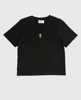 Blume Damen T-Shirt Schwarz von NKSP – Vorderansicht mit cremefarbener Stickerei