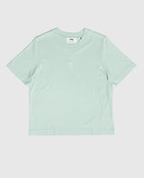 Blume Damen T-Shirt Eisblau von NKSP – gesticktes Blumenmotiv im Stil der Wiener Werkstätte