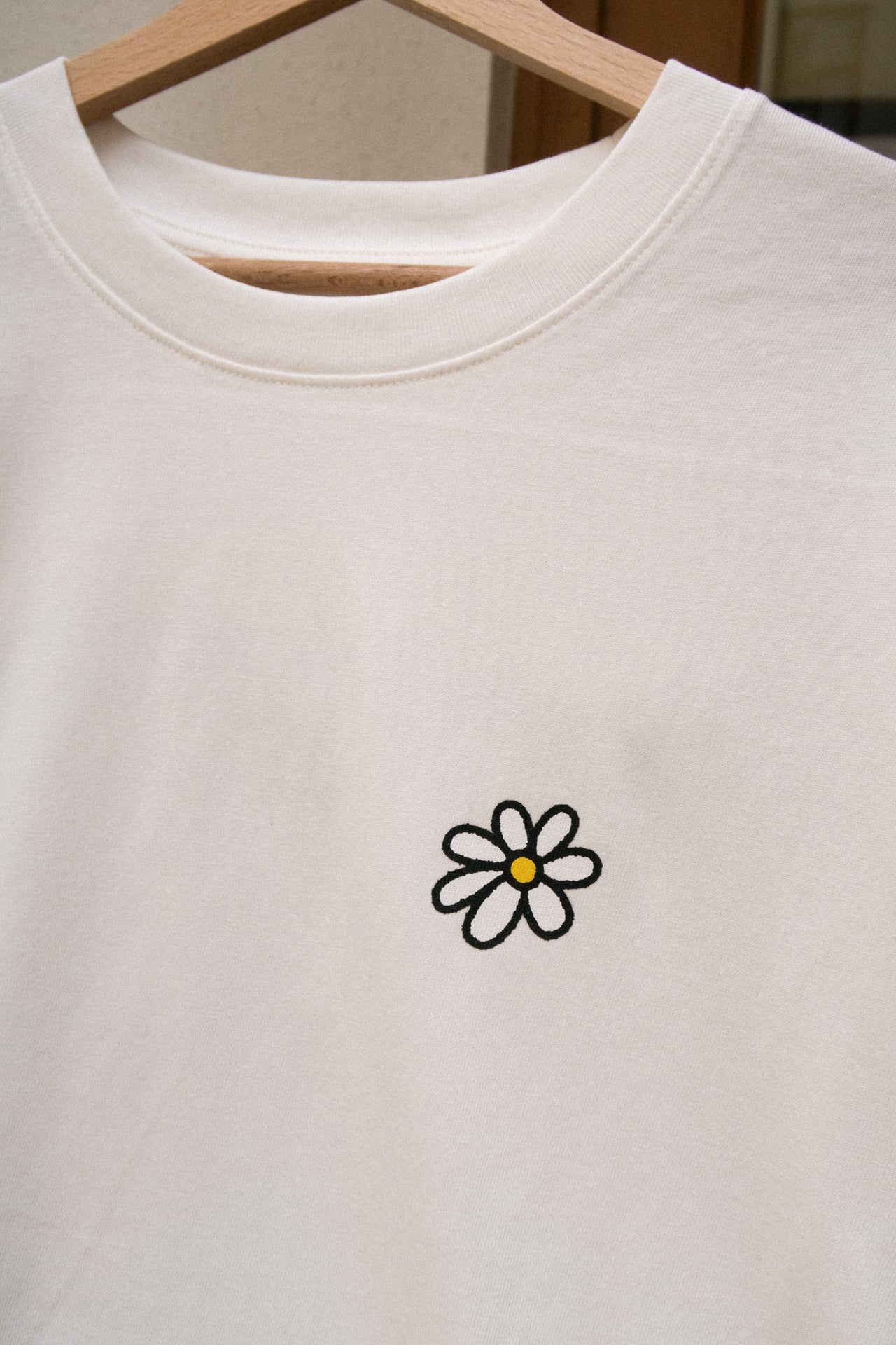 SHARING IS CARING LOOSE FIT T-SHIRT