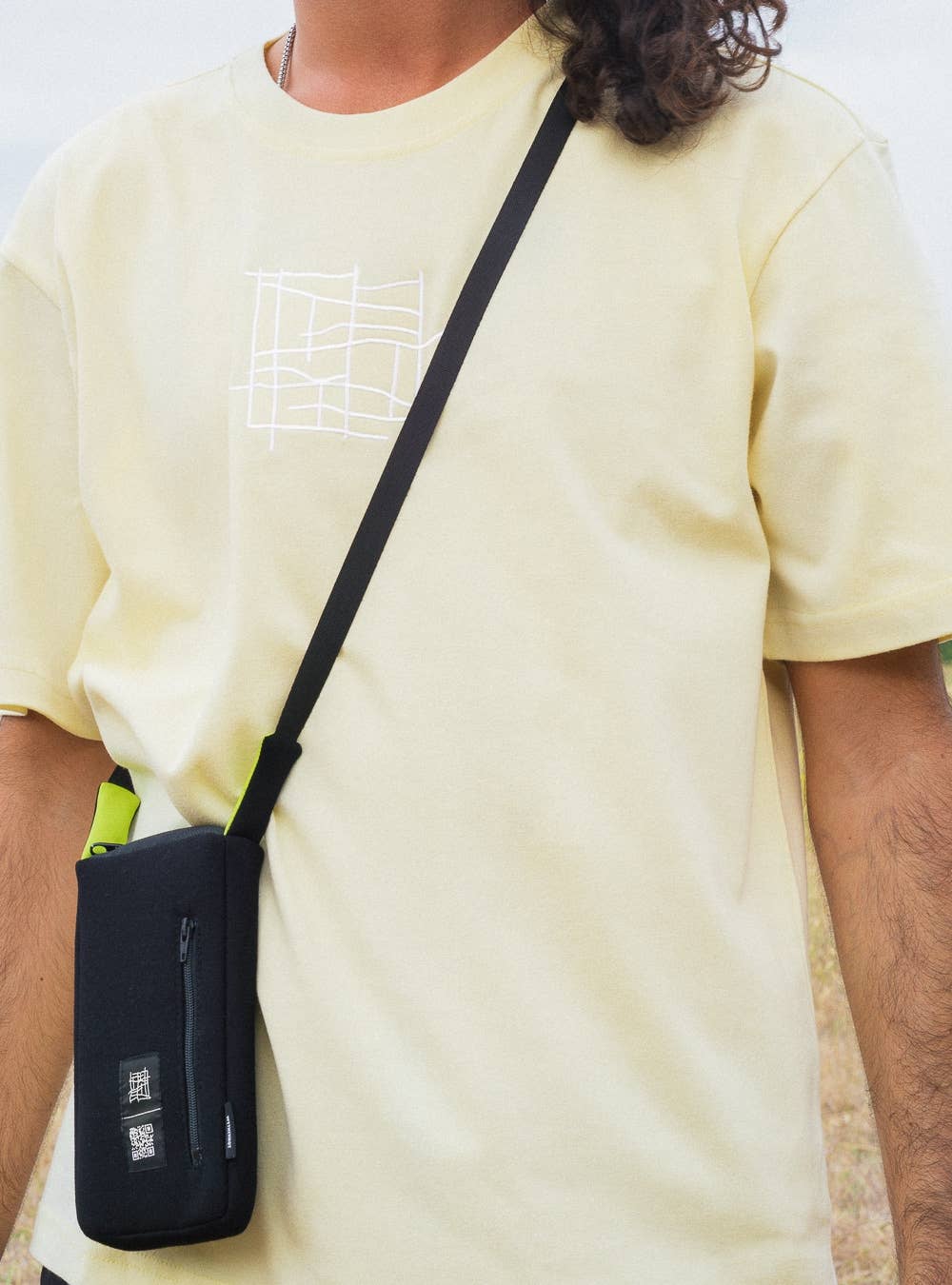 Handytasche (Schwarz) — Bambus