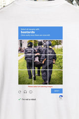 Detailaufnahme Rückenprint: Captcha-Grafik "Select all squares with bastards", DTF-Print auf weißem Bio Baumwolle Shirt