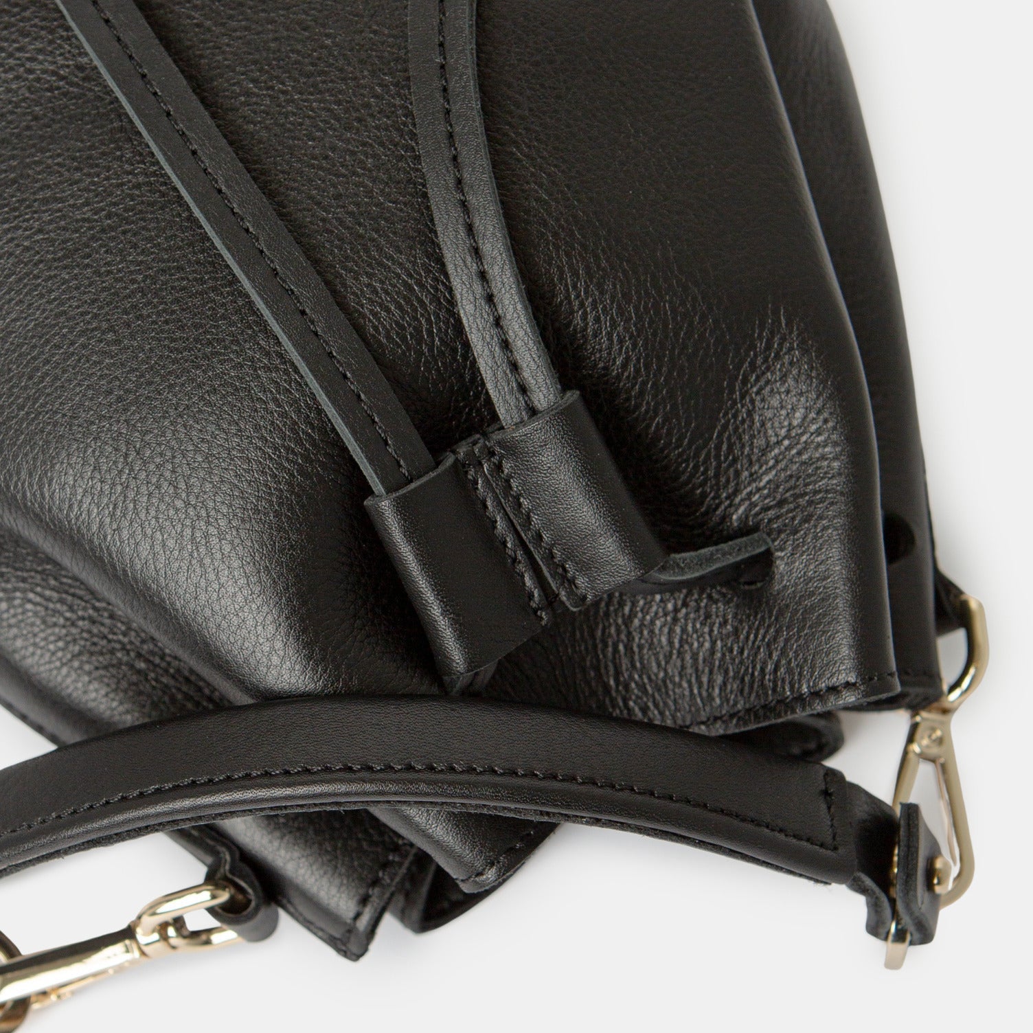 Saku - Nappa Black